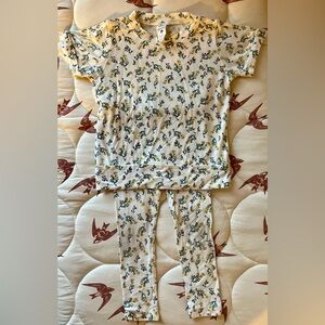 Kate Quinn Pajama Set - Tiny Chamomile